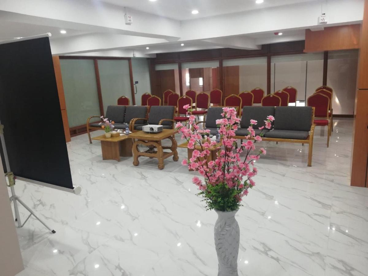 Yangon Hotel 57 Экстерьер фото